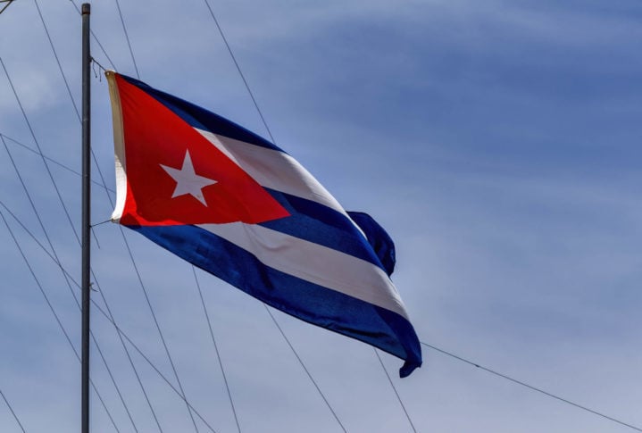 Em 2022, os cubanos votaram a favor de legalizar o casamento entre pessoas do mesmo gênero. A ilha comunista foi o 33º país do mundo a deixar de definir o matrimônio como um ato exclusivamente entre homem e mulher.