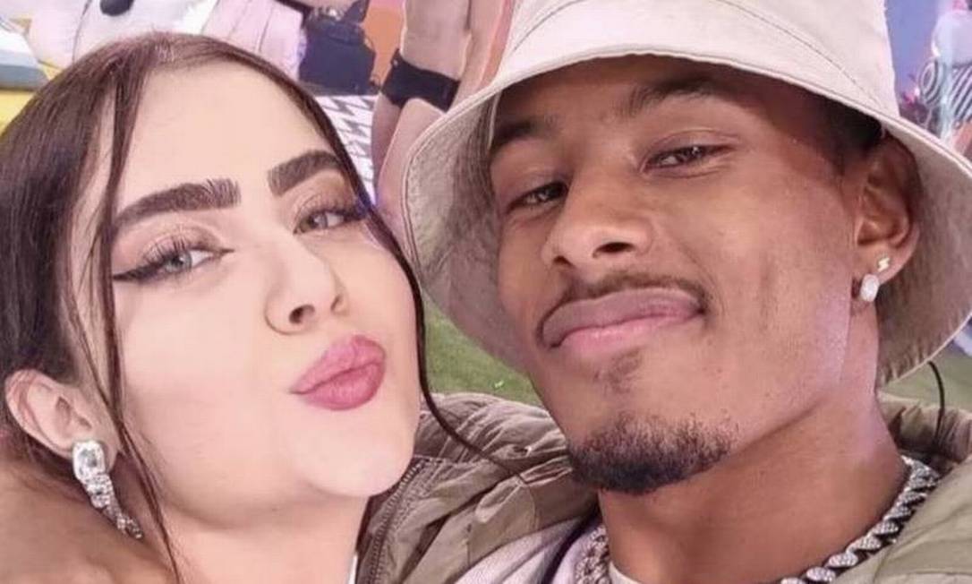 Jade Picon e o atleta Paulo André protagonizaram um romance popular no BBB22. Depois de sua eliminação, a influenciadora e atriz confessou querer aproveitar a vida de solteira, mas afirmou ter grande carinho por PA, que segue no atletismo.