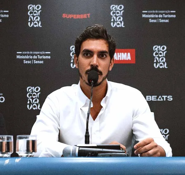 O reality, idealizado por idealizado pelo presidente da Liesa, Gabriel David, é fruto de uma parceria da Globo com a Beija-Flor de Nilópolis, AfroReggae e Formata. A produção é de José Júnior, Daniela Busoli e Leonardo Lessa Lopes, com direção de Jorge Espírito Santo.