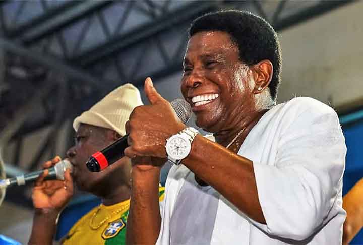 Dos oito concorrentes, temos sete homens e uma mulher, que assim como a rainha de bateria, Lorena Raissa, serão escolhidos através de um concurso interno. Desta vez, a diferença é que este certame se transformará em um programa de TV.