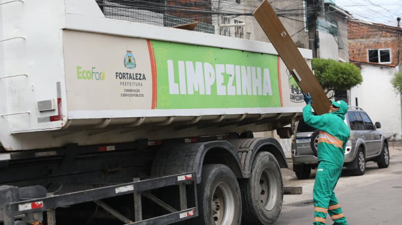O Caminh&atilde;o da Limpezinha recolhe materiais volumosos 