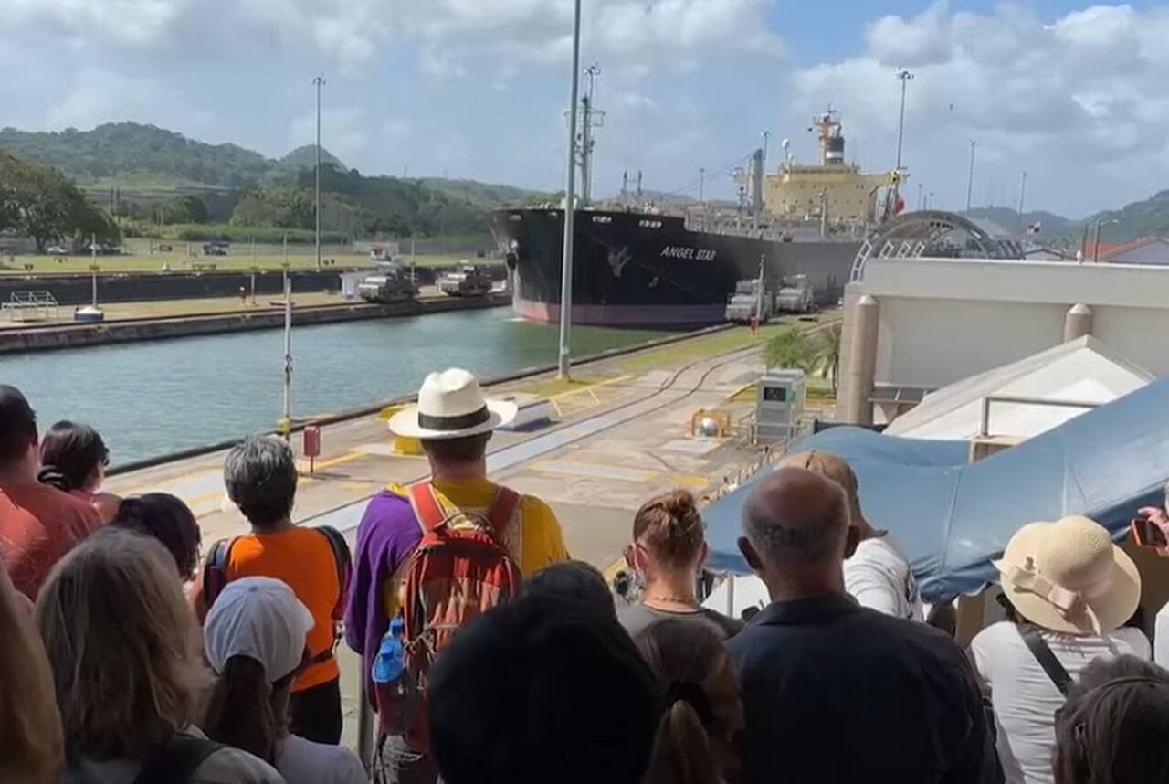 Ele oferece uma visão fascinante sobre o funcionamento do canal, com exposições interativas e um cinema que exibe documentários sobre sua construção e operação.