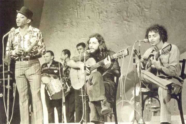Em 1972, ele se apresentou ao lado de Jackson do Pandeiro e Geraldo Azevedo no VII Festival Internacional da Canção. Porém, a performance com a música “Papagaio do Futuro”, no Maracanãzinho, não avançou de fase. 
