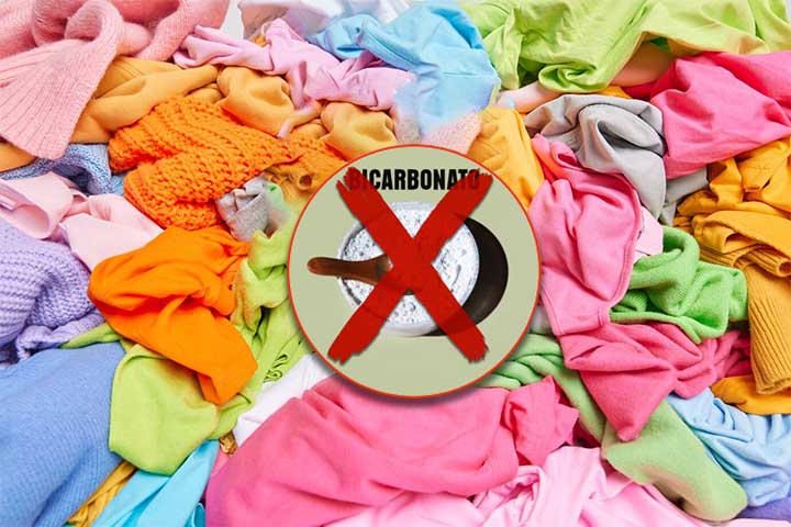 Em roupas coloridas: o bicarbonato pode clarear as roupas, o que é útil para peças brancas, mas pode desbotar tecidos coloridos. Ao lavar roupas coloridas, é importante não usar bicarbonato em excesso.
