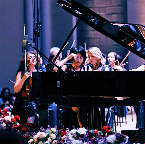 Em março do mesmo ano, ela se apresentou no Theatro Municipal do Rio de Janeiro. Na ocasião, deu uma declaração ao Jornal Globo sobre suas características: “Ninguém precisa de mãos grandes para tocar Rachmaninov, isso é desculpa. Não é esporte. Sempre tem um jeito”. 

