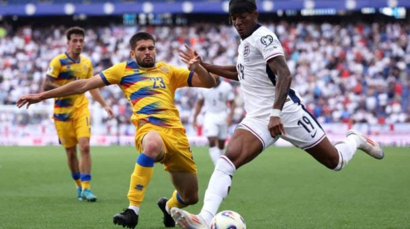 Com gol de Harry Kane, seleção inglesa chega à terceira vitória seguida e lidera o Grupo K na corrida para a Copa do Mundo de 2026