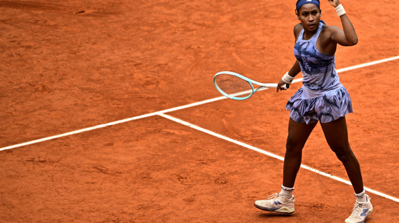 Coco Gauff celebra vitória sobre Sabalenka na final de Roland Garros