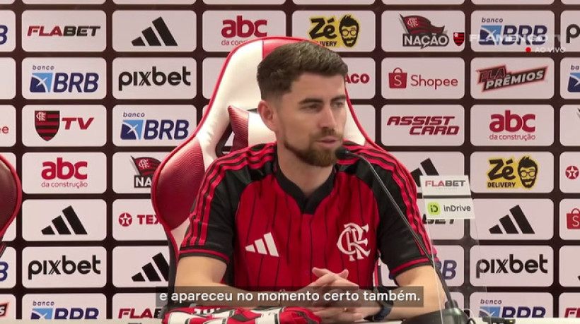 Apresentado pelo Flamengo, Jorginho explica decisão de jogar no Brasil