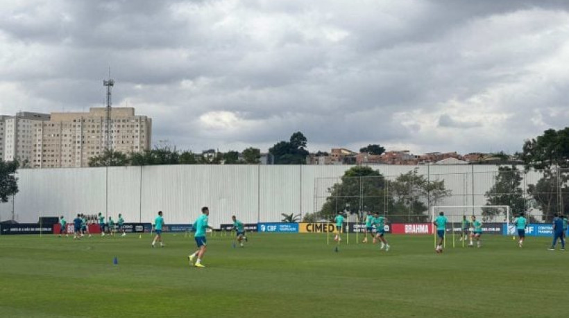 Seleção realizou mais uma atividade no CT Joaquim Grava que contou com o encontro entre Dorival Júnior e Carlo Ancelotti