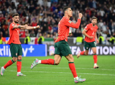 Cristiano Ronaldo comemora gol na final da Liga das Nações contra a Espanha 
