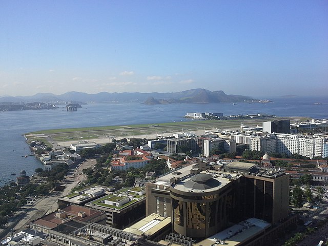 AEROPORTO SANTOS DUMONT (Brasil) - Localizado na região central do Rio de Janeiro, ao lado do Aterro do Flamengo. 
