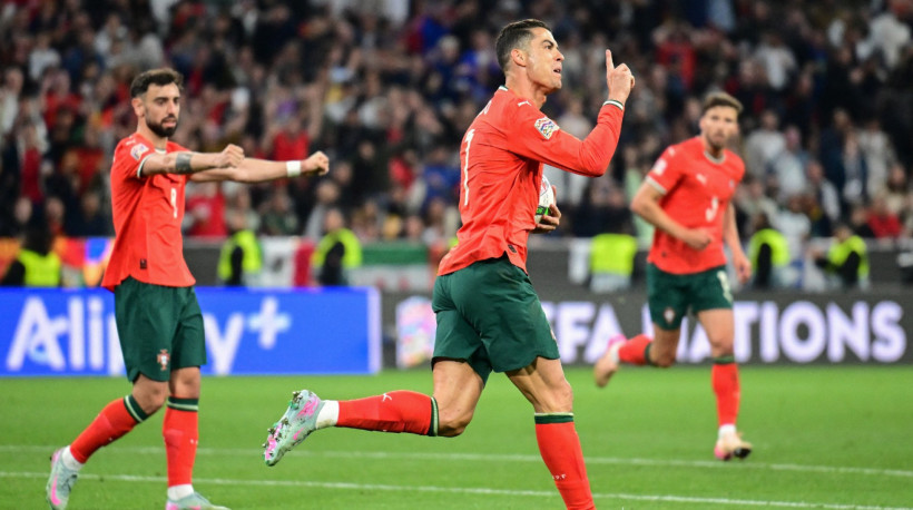Cristiano Ronaldo comemora gol na final da Liga das Nações contra a Espanha
