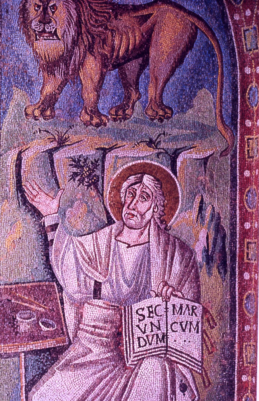 Um dos trechos mais populares do Evangelho de Marcos é a grande declaração de Jesus sobre o maior mandamento, encontrada em Marcos 12:29-31:
