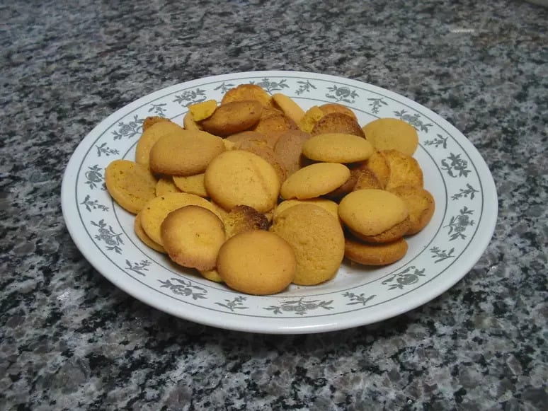 3. Tareco (nota 3,2): Biscoitos feitos com apenas quatro ingredientes e criados no estado de Pernambuco. O “prato” caiu no gosto do brasileiro, porém se tornou famoso depois que o cantor Flávio José nomeou uma de suas músicas como Tareco e Mariola.