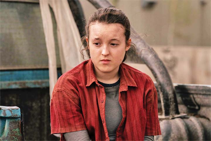 Já Bella Ramsey, que dá vida a Ellie, surpreende com sua presença forte em cena, transmitindo tanto a dureza quanto a vulnerabilidade da personagem.