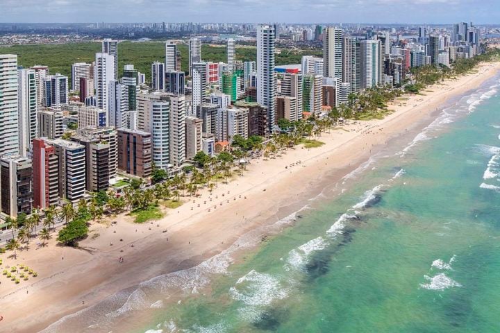 Sua capital, Recife, é um dos principais centros urbanos do Nordeste e é famosa pelo turismo, principalmente por conta das praias.