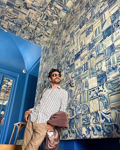 Após temporada de sucesso no Rio de Janeiro, a peça segue para São Paulo, marcando uma nova fase em sua vida profissional - agora mais voltada para projetos pessoais, após encerrar um contrato de 24 anos com a Globo.