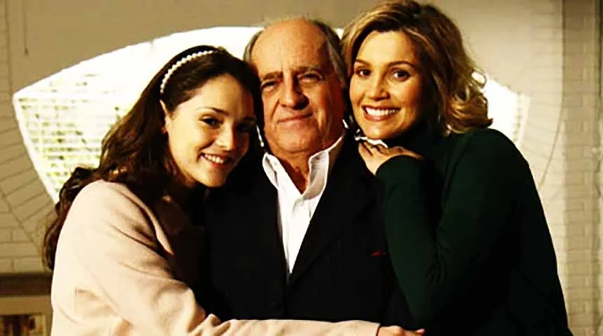 Entre seus trabalhos mais lembrados estão as novelas Alma Gêmea (2005), onde interpretou a vilã Cristina, Caras & Bocas (2009) - na foto -, como a divertida Dafne, e Morde & Assopra (2011), em que deu vida a Naomi em duas versões - humana e androide.