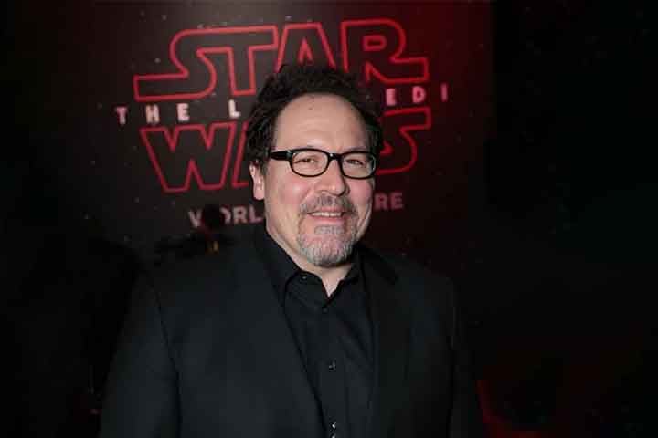 Criada por Jon Favreau (foto) e lançada junto com a estreia da plataforma Disney+, The Mandalorian se tornou rapidamente um dos maiores sucessos da saga criada por George Lucas. 