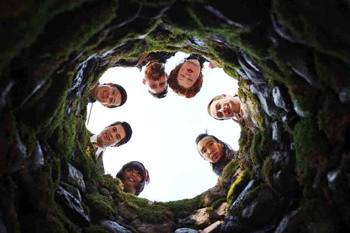 Outro fator que contribui para o apelo da série é sua abordagem acolhedora. Apesar de lidar com temas como morte, solidão e arrependimento, ela nunca perde o tom leve e esperançoso.