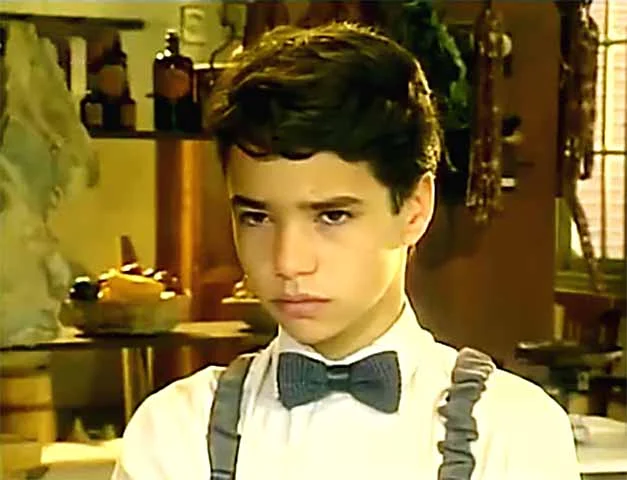 Poucos anos depois, então, foi contratado pelo SBT, onde atuou em novelas como Éramos Seis (foto) e As Pupilas do Senhor Reitor.