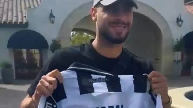 Jogador foi contratado para substituir Igor Jesus, negociado com o Nottingham Forest, da Inglaterra