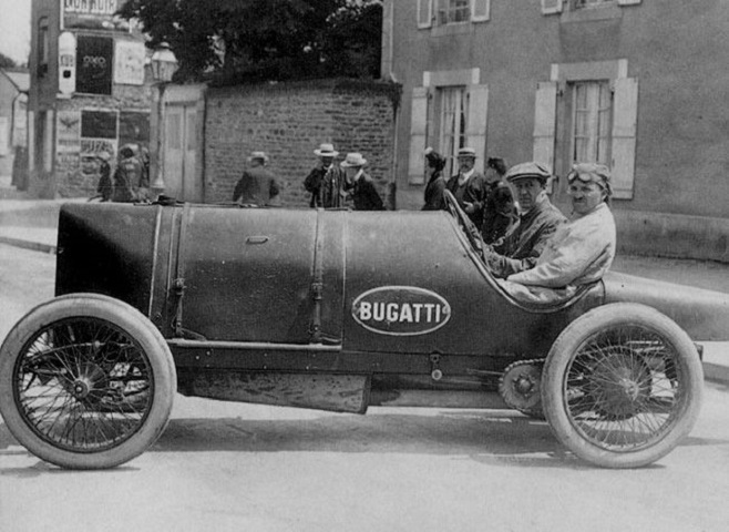 Conhecida por produzir alguns dos veículos mais rápidos, exclusivos e caros do mundo, a Bugatti foi fundada em 1909 por Ettore Bugatti, na região da Alsácia (hoje parte da França).