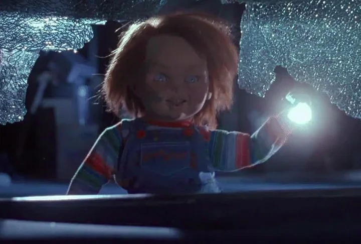 A franquia Brinquedo Assassino é uma das mais icônicas do gênero terror, especialmente dentro do subgênero de slasher sobrenatural.