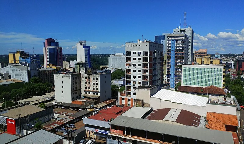 O município paraguaio de Ciudad del Este, hoje com pouco mais de 320 mil habitantes, foi fundado em 1957, apenas um ano após o início das obras. 

