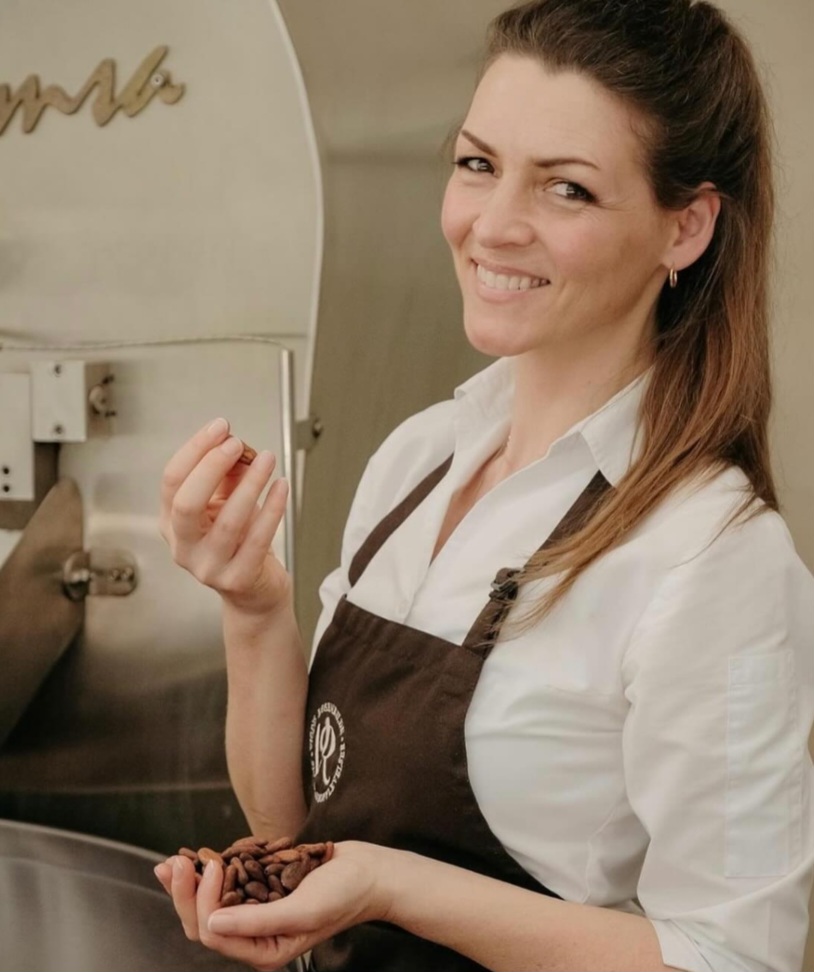 Ela começou o empreendimento em 2010 e participa de todas as etapas da produção.