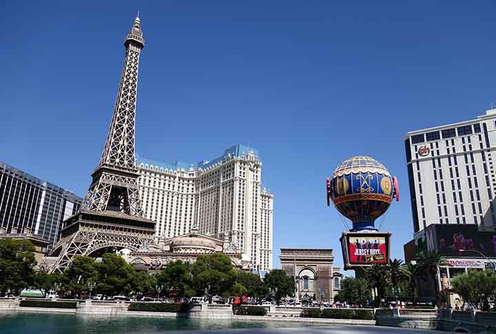 Atualmente, Las Vegas é uma das cidades mais visitadas do mundo, recebendo mais de 40 milhões de turistas por ano. São visitantes de diversas partes do mundo, inclusive do Brasil. 