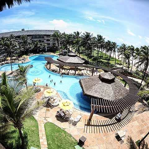 E para os que viajam com crianças ou buscam aventura, o Beach Park, localizado nas proximidades da cidade, é um dos maiores complexos aquáticos da América Latina.