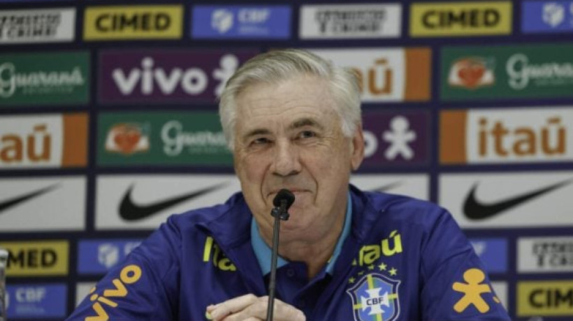 Treinador comemora mais um ano de vida, no mesmo dia que o Brasil encara o Paraguai, podendo garantir uma vaga na próxima Copa