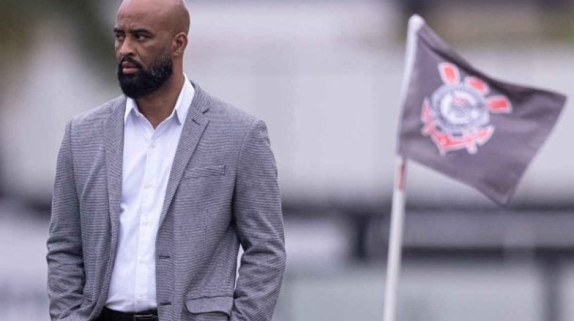 Dirigente do Timão detalha situações de diversos jogadores, principalmente do camisa 10