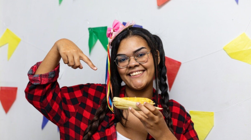 É possível fazer escolhas mais saudáveis na festa junina (Imagem: Cristian Maciel06 | Shutterstock)