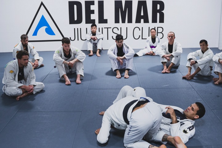 Após passar meses hospitalizado e sofrer múltiplos derrames, Jack processou a academia Del Mar Jiu Jitsu, alegando negligência do instrutor, conhecido por seu estilo agressivo.