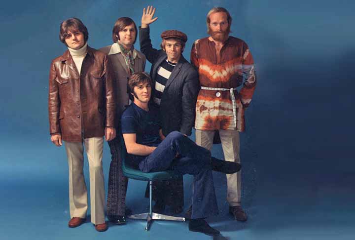 O último álbum de estúdio de 1964, o The Beach Boys' Christmas Album, busca novas sonoridades, investe mais na instrumentação do jazz e possui uma boa ficha técnica. Foi um disco voltado às músicas natalinas, com uma orquestra de estúdio de quarenta e uma peças em colaboração com o arranjador do Four Freshmen, Dick Reynolds.