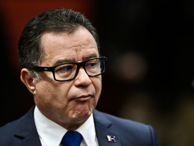 Almir Garnier nega envolvimento com tentaitva de golpe.