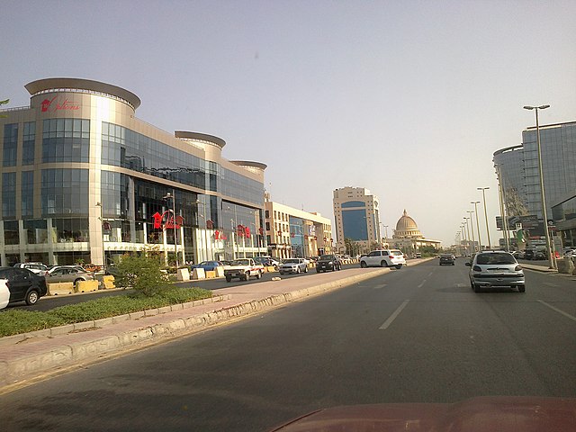 Jeddah tem cerca de 4 milhões de habitantes e é a segunda maior cidade da Arábia Saudita (perdendo apenas para a capital Riad)