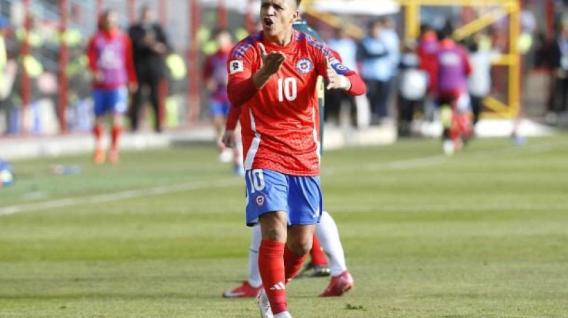 Atacante se coloca à disposição para ajudar na transição de gerações da seleção chilena, que não estará no terceiro Mundial consecutivo