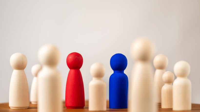 A constelação familiar lida com questões profundas e emocionais (Imagem: Sonja Filitz | Shutterstock)