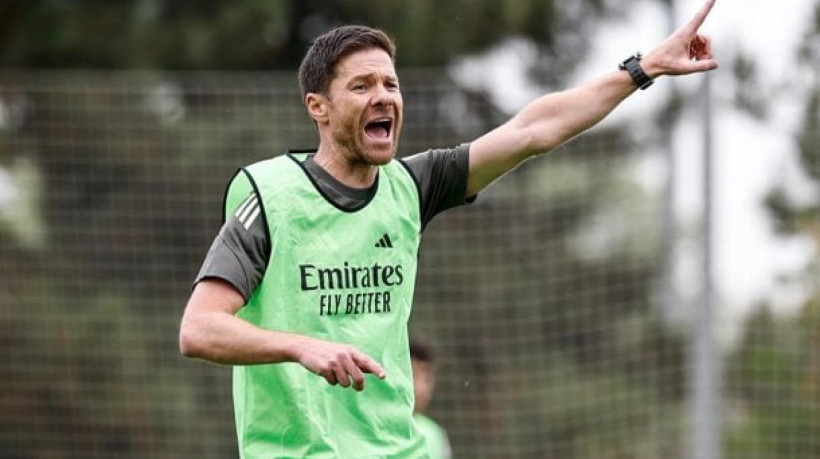 Huijsen e Alexander-Arnold viajarão com o grupo para os Estados Unidos para a disputa da competição. Brasileiro volta após grave lesão