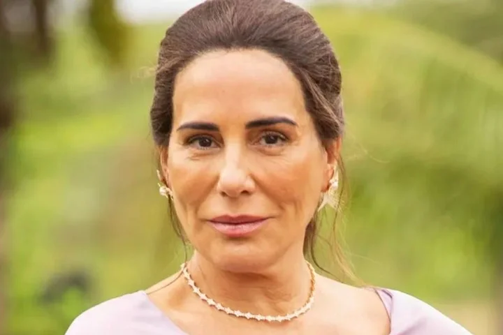 Denize trabalhou na casa da atriz de 2014 em diante e, segundo a funcionária, com jornadas superiores a 12 horas diárias.