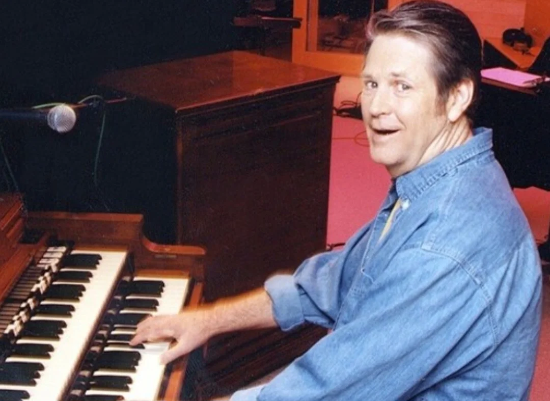 O cantor e compositor Brian Wilson, líder dos Beach Boys e um dos maiores músicos da história, morreu em 11/6. Ele tinha 82 anos e estava com esquizofrenia e distúrbio neurocognitivo. 