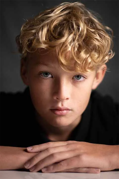 Ele também tem experiência teatral, tendo passado pelo National Youth Theatre. Jason Isaacs, o Lucius original, disse que o jovem tem garra e carisma suficientes para liderar um esquadrão da Sonserina.