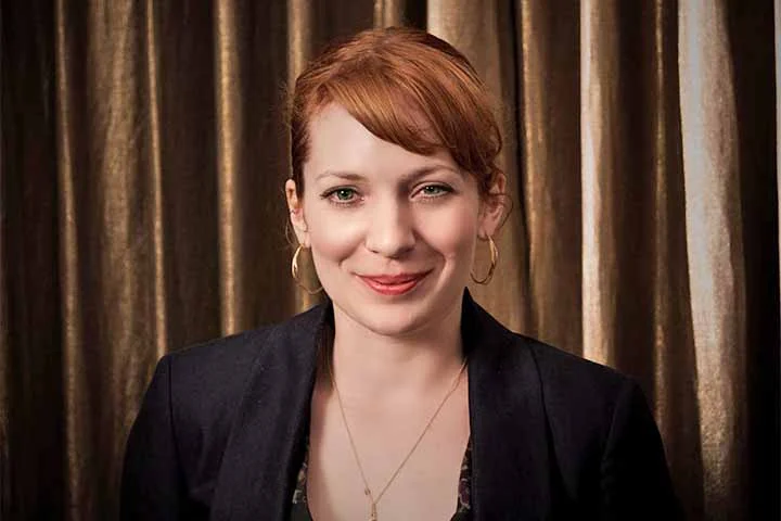 Entre fãs, a recepção tem sido positiva: muitos apontam que sua veia cômica poderá suavizar momentos de tensão familiar, mantendo intacto o célebre Not my daughter! (Minha filha, não!, em tradução literal) do clímax final.