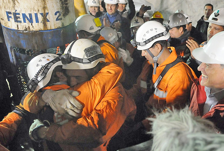  Nenhum mineiro morreu. O momento do resgate foi emocionante e inesquecível. Ficou marcado para sempre na memória coletiva do país e com repercussão mundial. 
