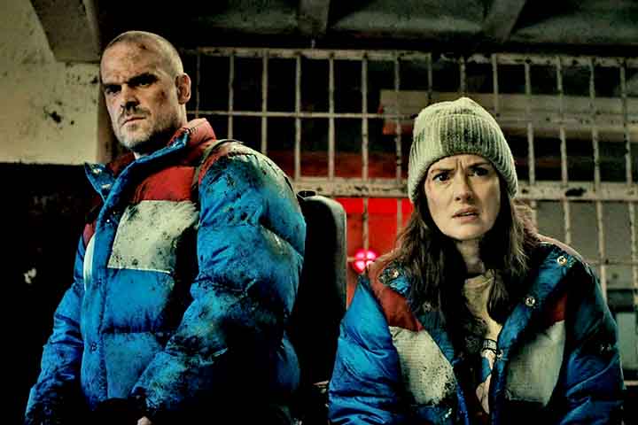 Mas foi em 2016 que a carreira de David Harbour ganhou uma nova dimensão, com a série de televisão “Stranger Things”, da plataforma de streaming Netflix.
