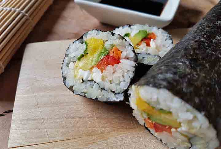  Fundamental na culinária japonesa, é a base para pratos como sushi. Sua popularidade estende-se a outras regiões asiáticas, combinando com pratos orientais.