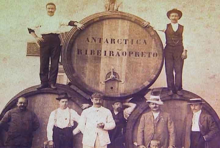 O Código de Hamurabi também estabelecia uma ração diária de cerveja para o povo da Babilônia. Com dois litros para os trabalhadores, três para os funcionários públicos e cinco para os administradores e o sumo sacerdote.